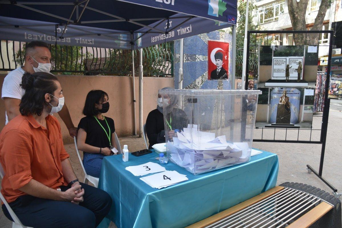 CHP'nin heykel referandumunda sayım ertelendi