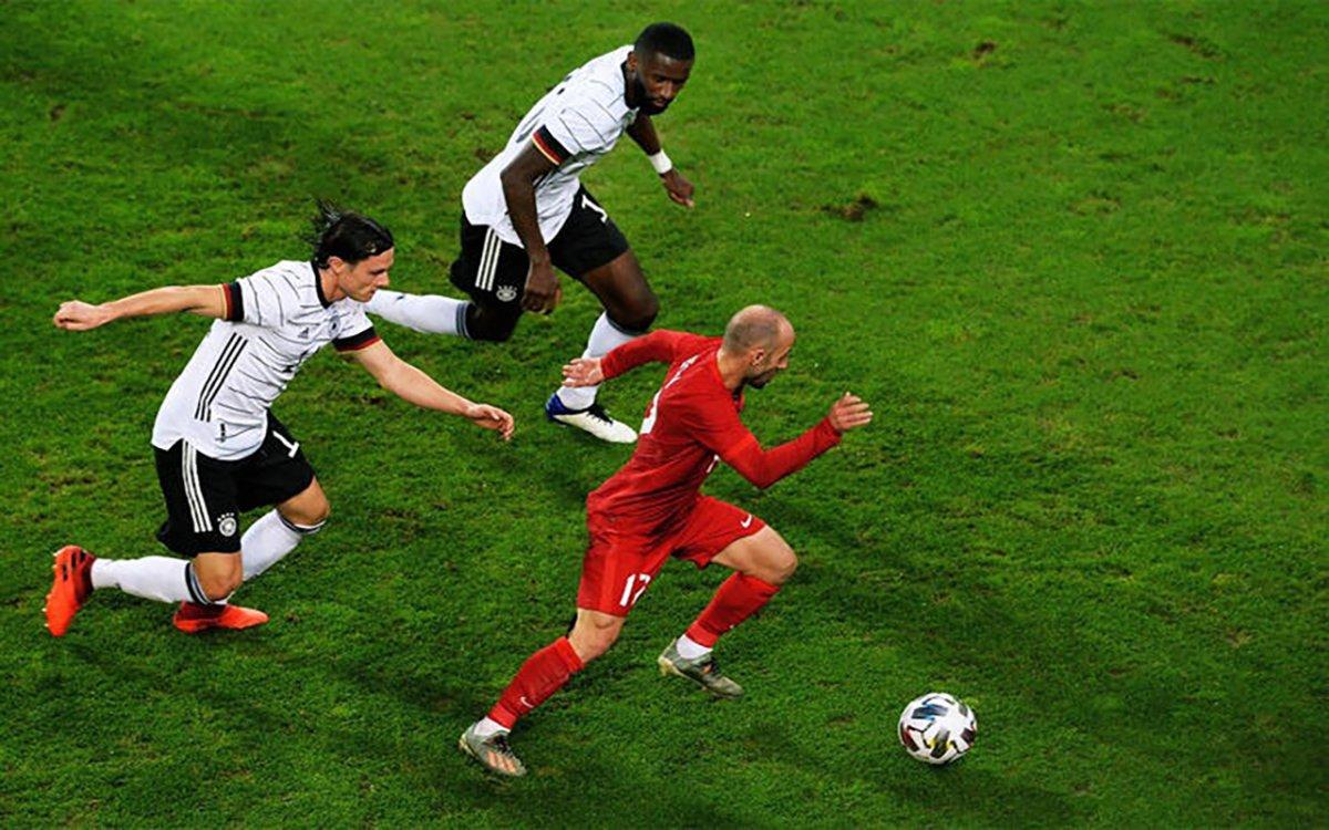 Joachim Löw, Efecan Karaca'yı çok beğendi