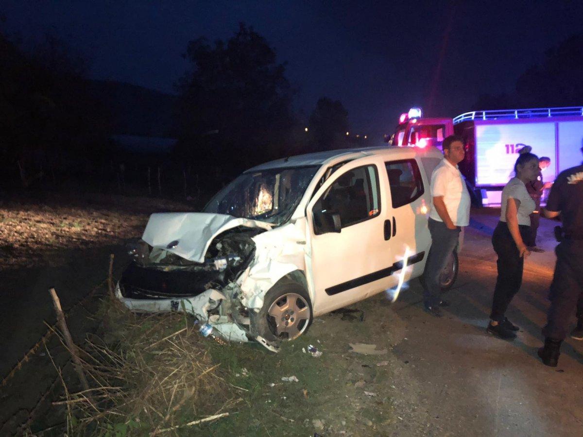 Zonguldak'ta ters yöne giren araç kazaya sebep oldu