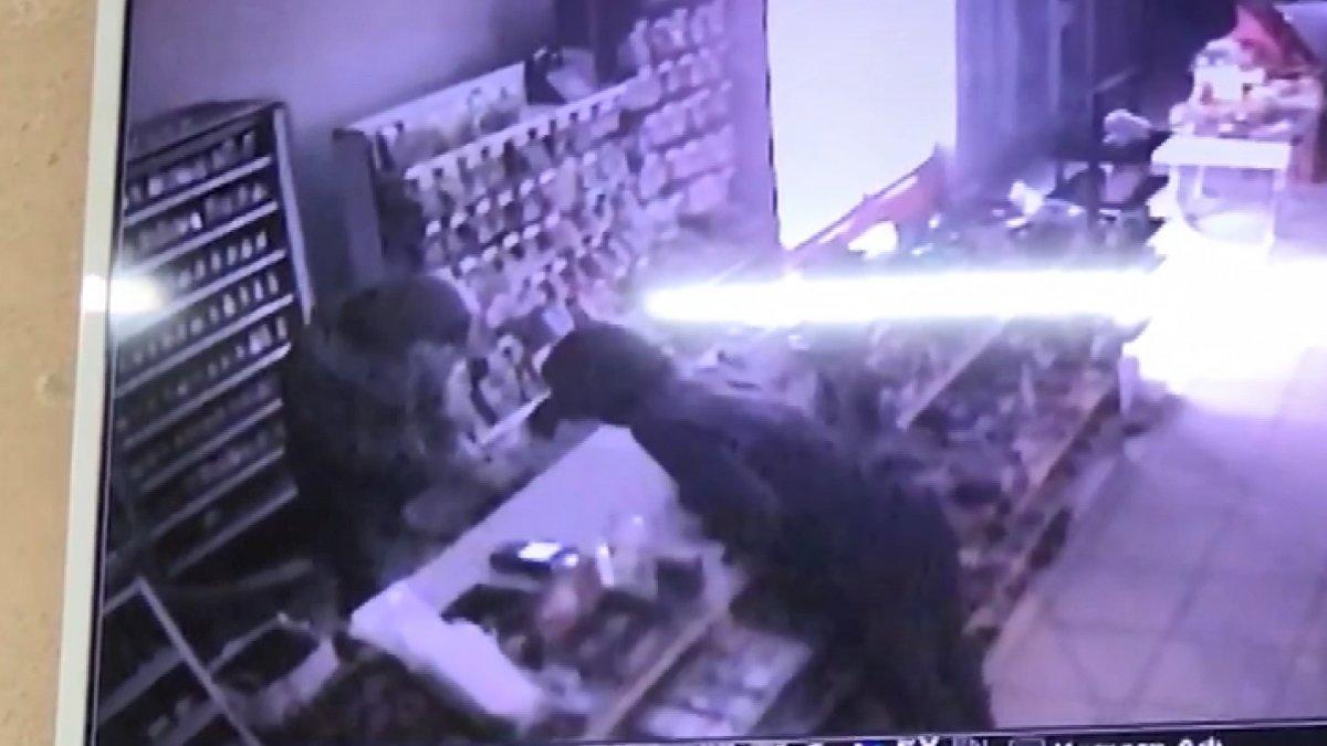 Bursa'da saniyeler içinde market soydular