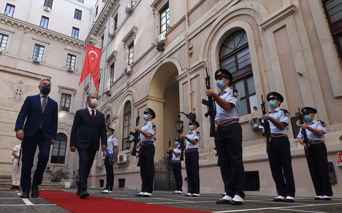 Milli Savunma Bakanı Hulusi Akar, İtalyan mevkidaşı Guerini ile görüştü