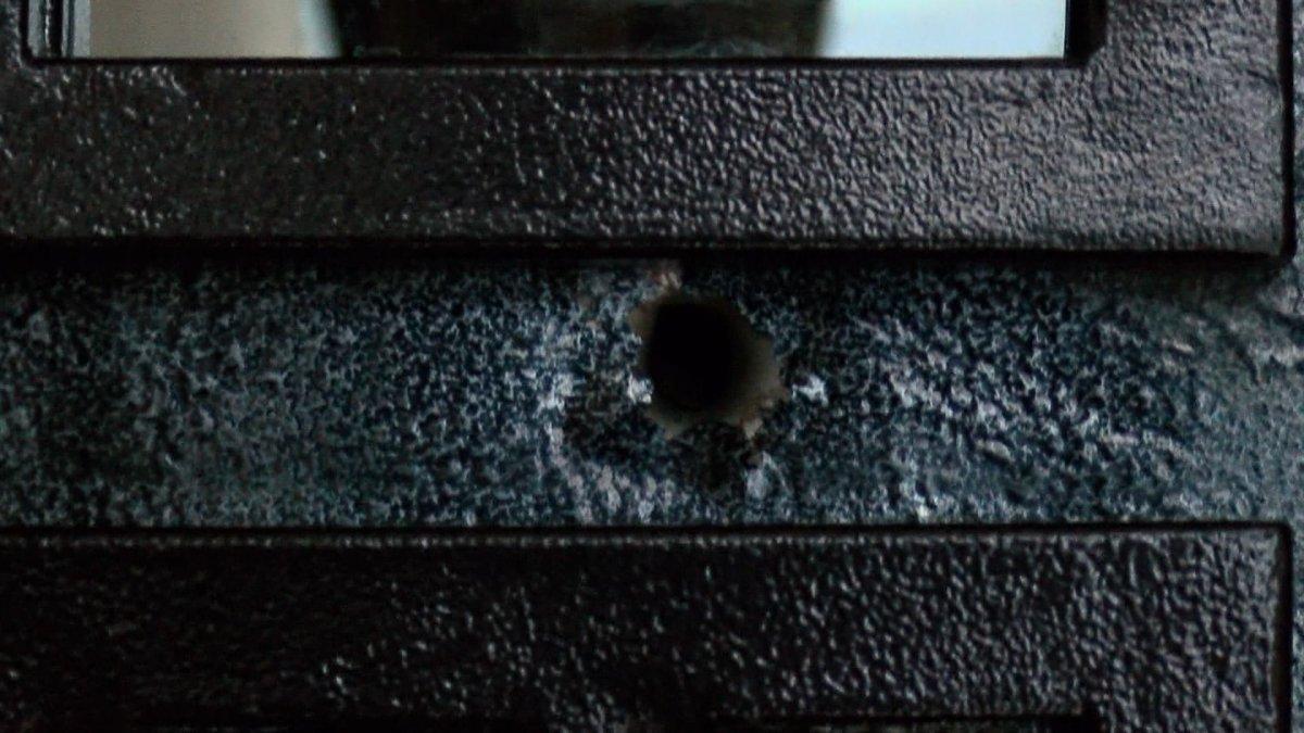 Eyüpsultan'da evine girmeye çalışan gence silahlı saldırı