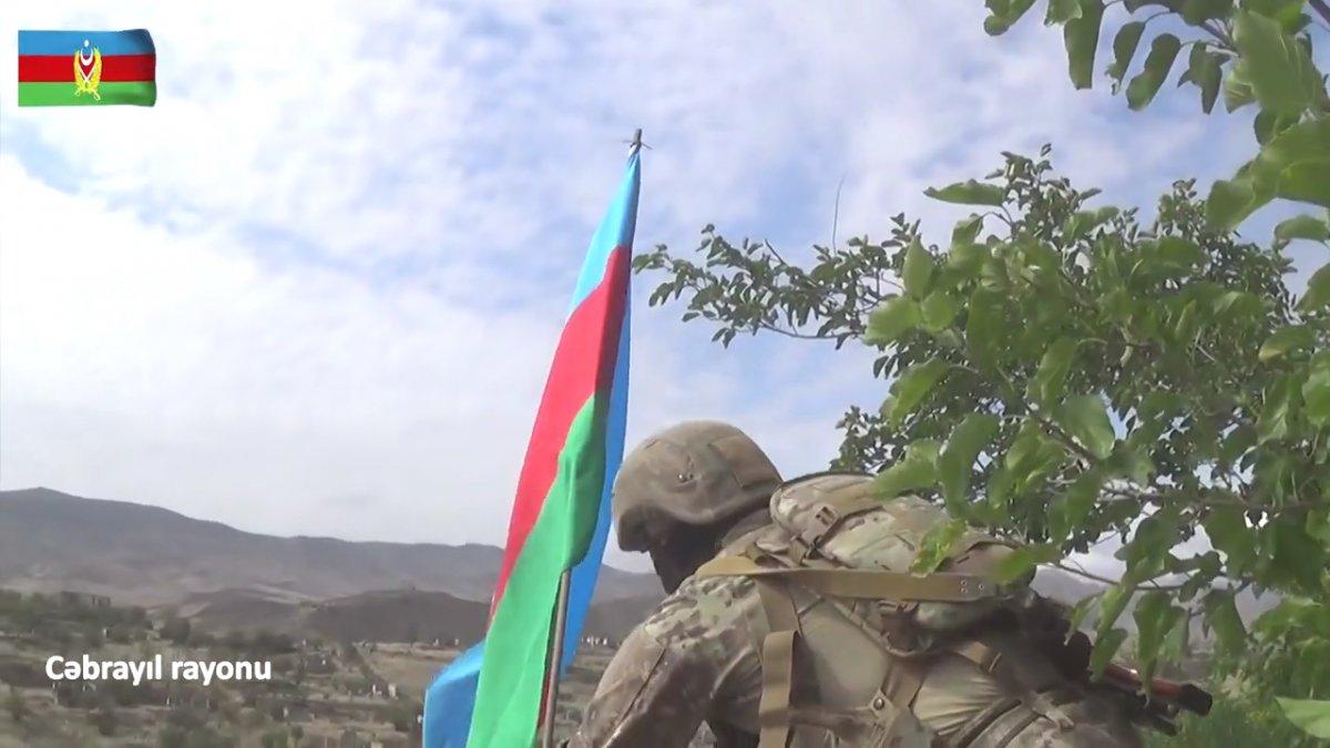 Azerbaycan bayrağı, işgalden kurtarılan Cebrail'de dalgalanıyor