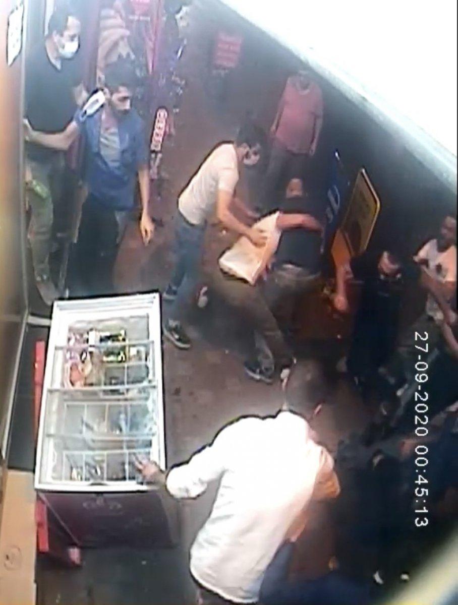 İstanbul'da meydan muharebesine dönen kavga kamerada