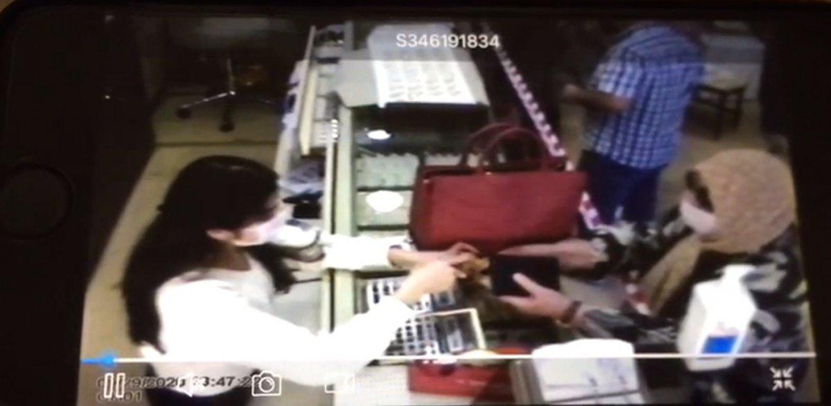 Kars'ta 35 bin liralık kuyumcu hırsızlığı kameraya yansıdı