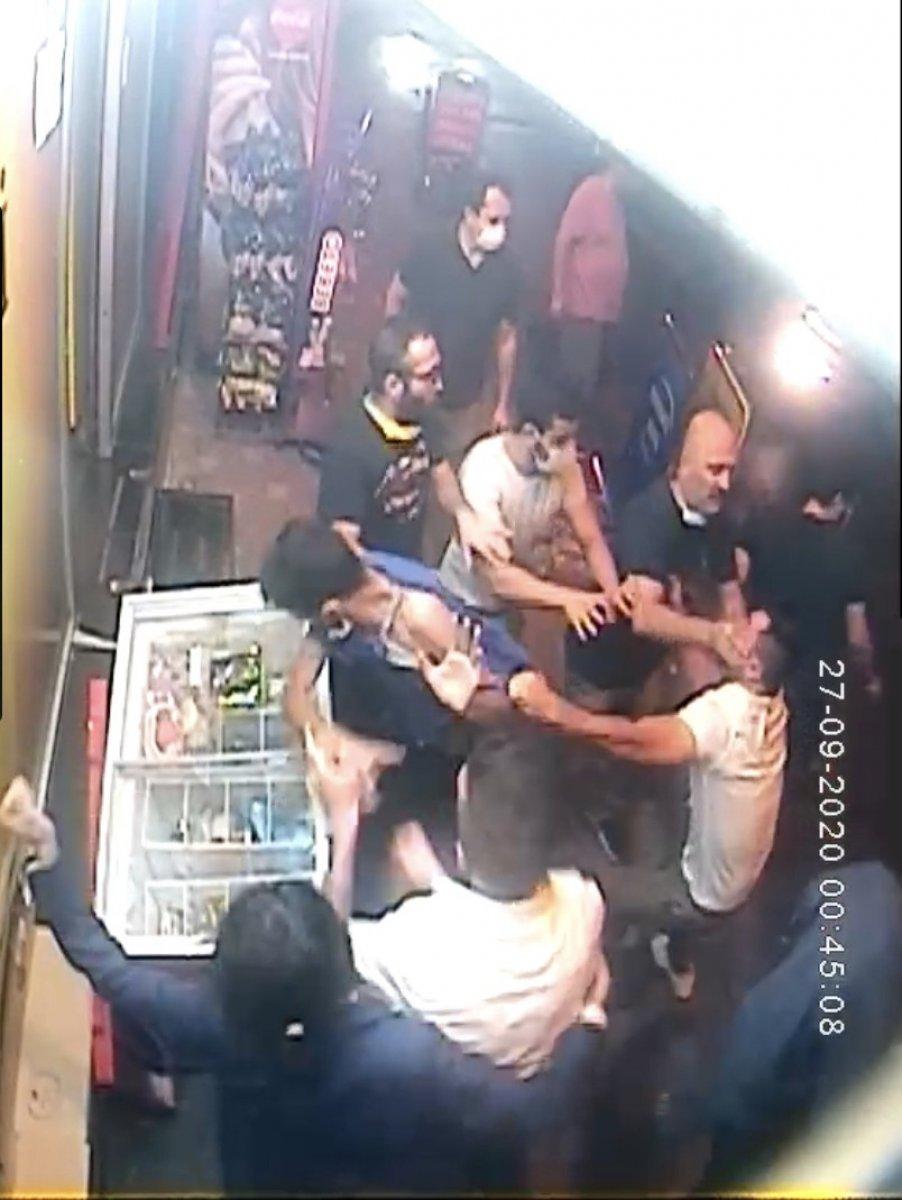 İstanbul'da meydan muharebesine dönen kavga kamerada