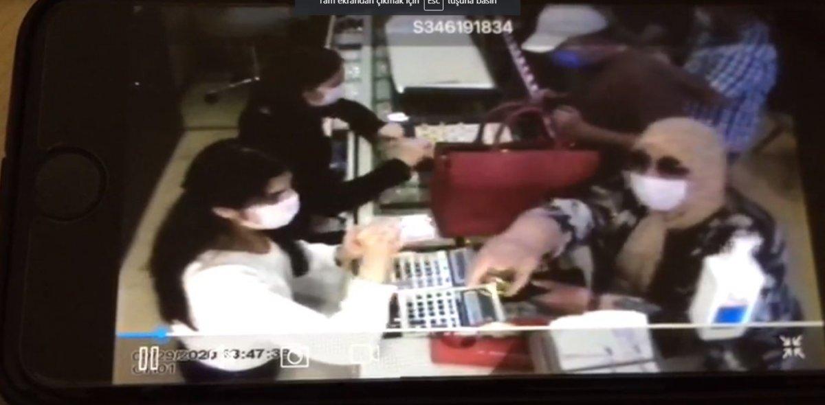 Kars'ta 35 bin liralık kuyumcu hırsızlığı kameraya yansıdı