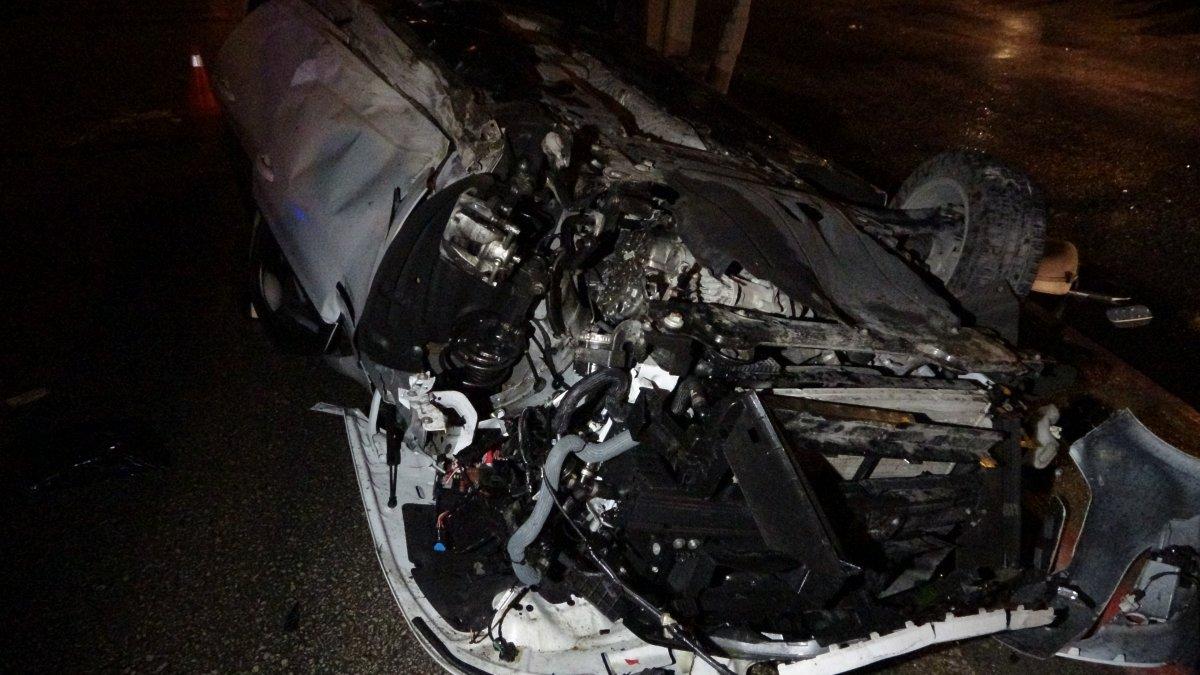 Karabük'te ters dönen araçtaki aile, ölümden döndü