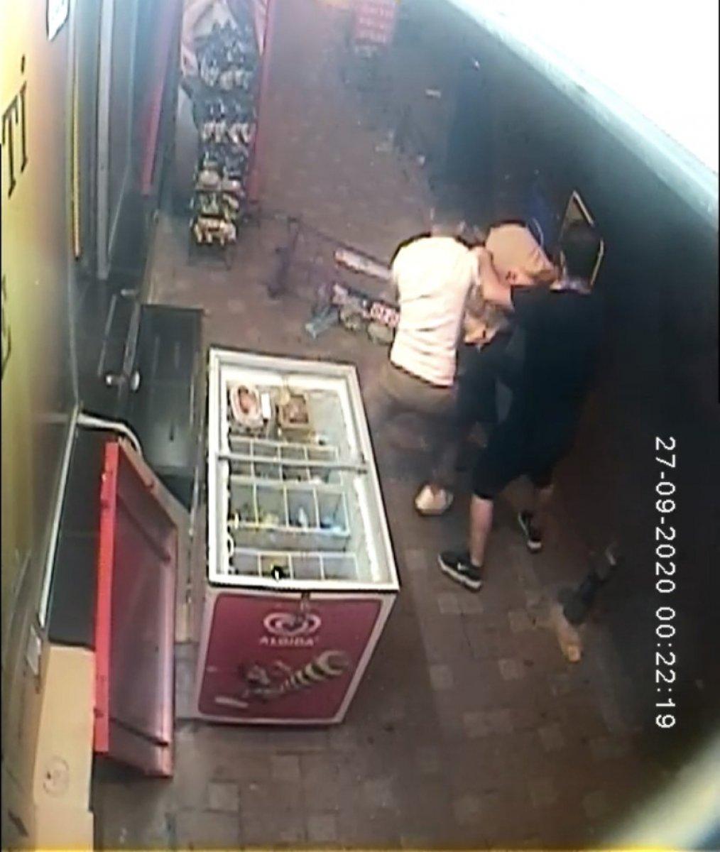 İstanbul'da meydan muharebesine dönen kavga kamerada