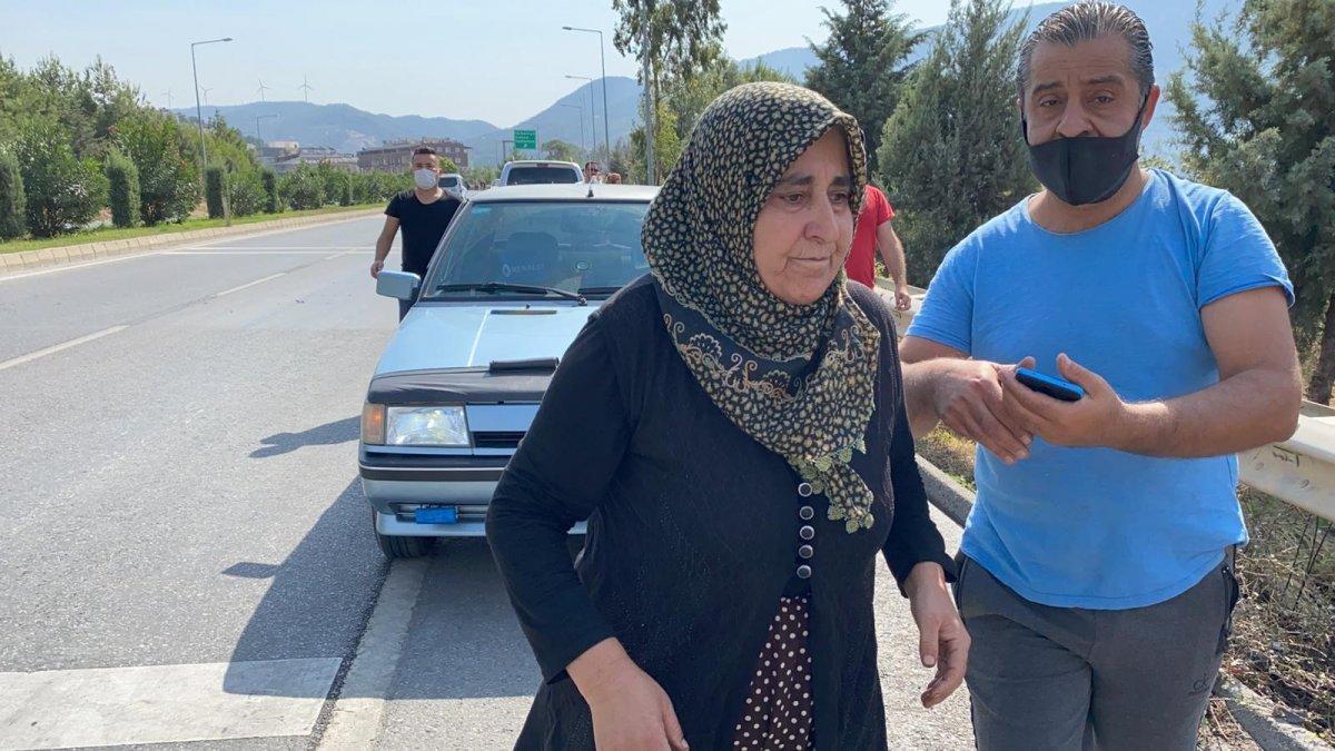 Hatay'da alevlerin evine yaklaştığını gören kadın