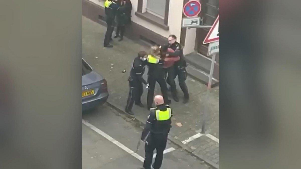 Almanya’da çocuklarını kurtarmak isteyen babaya polisten şiddet