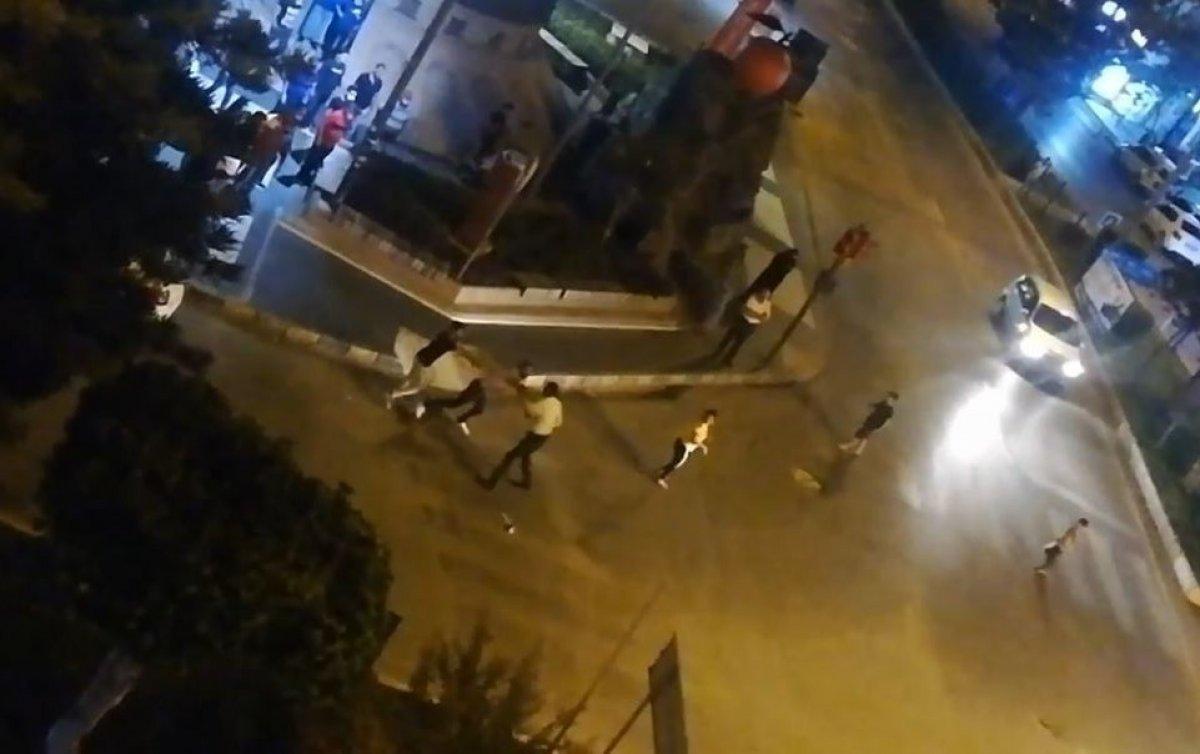 Antalya'da cadde ortasında kavga