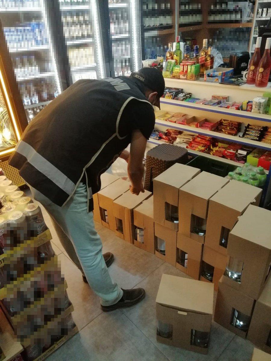 İzmir polisi, 7 ton sahte içki ele geçirdi