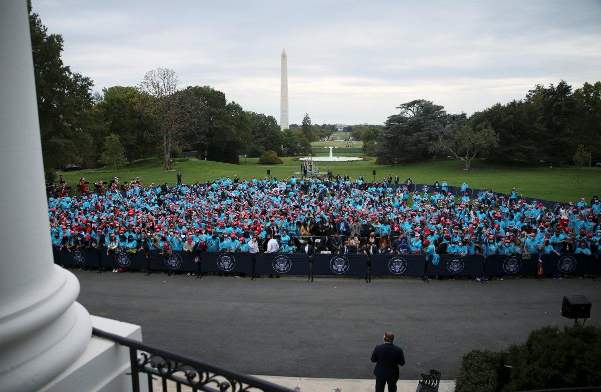 Trump, koronavirüs sonrası ilk kez bir etkinlikte