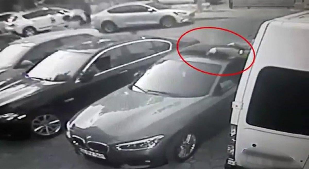 İstanbul'da lüks araçlardan direksiyon ve sunroof çalan şahıslar yakalandı