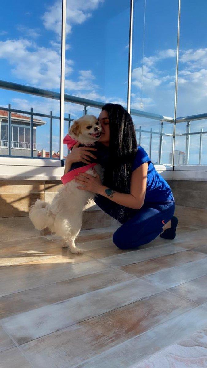 Kadıköy'de 5 gün önce kaybolan köpeğini arıyor