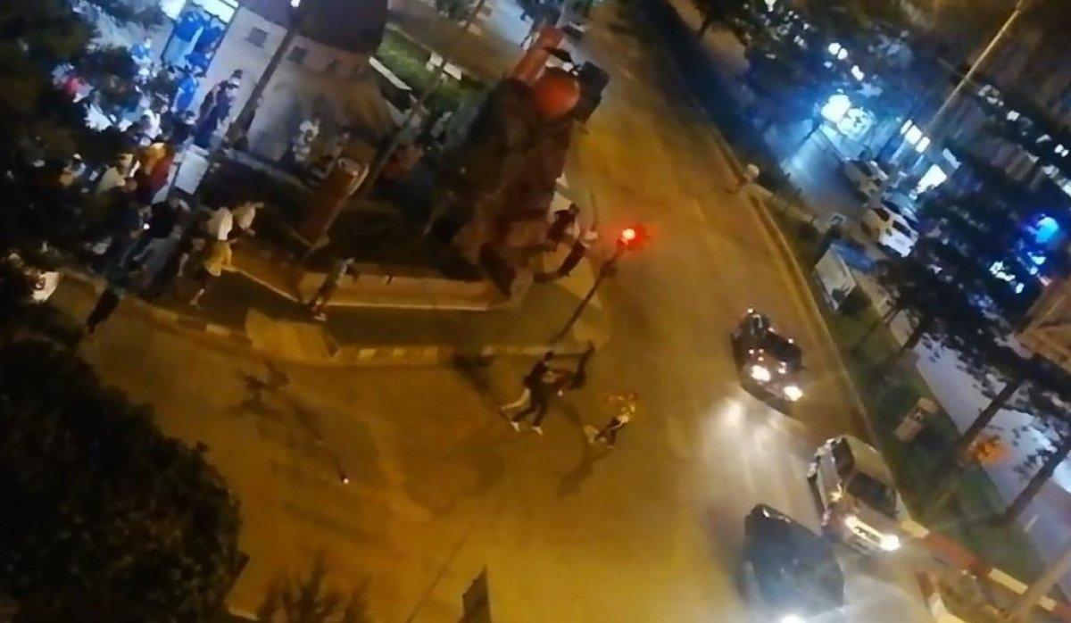 Antalya'da cadde ortasında kavga