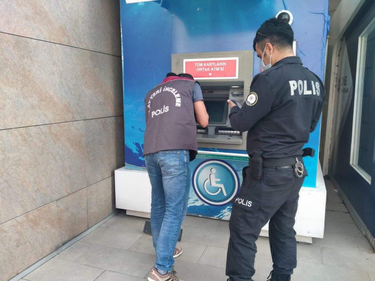 Kocaeli’de para vermeyen ATM’yi kırdı