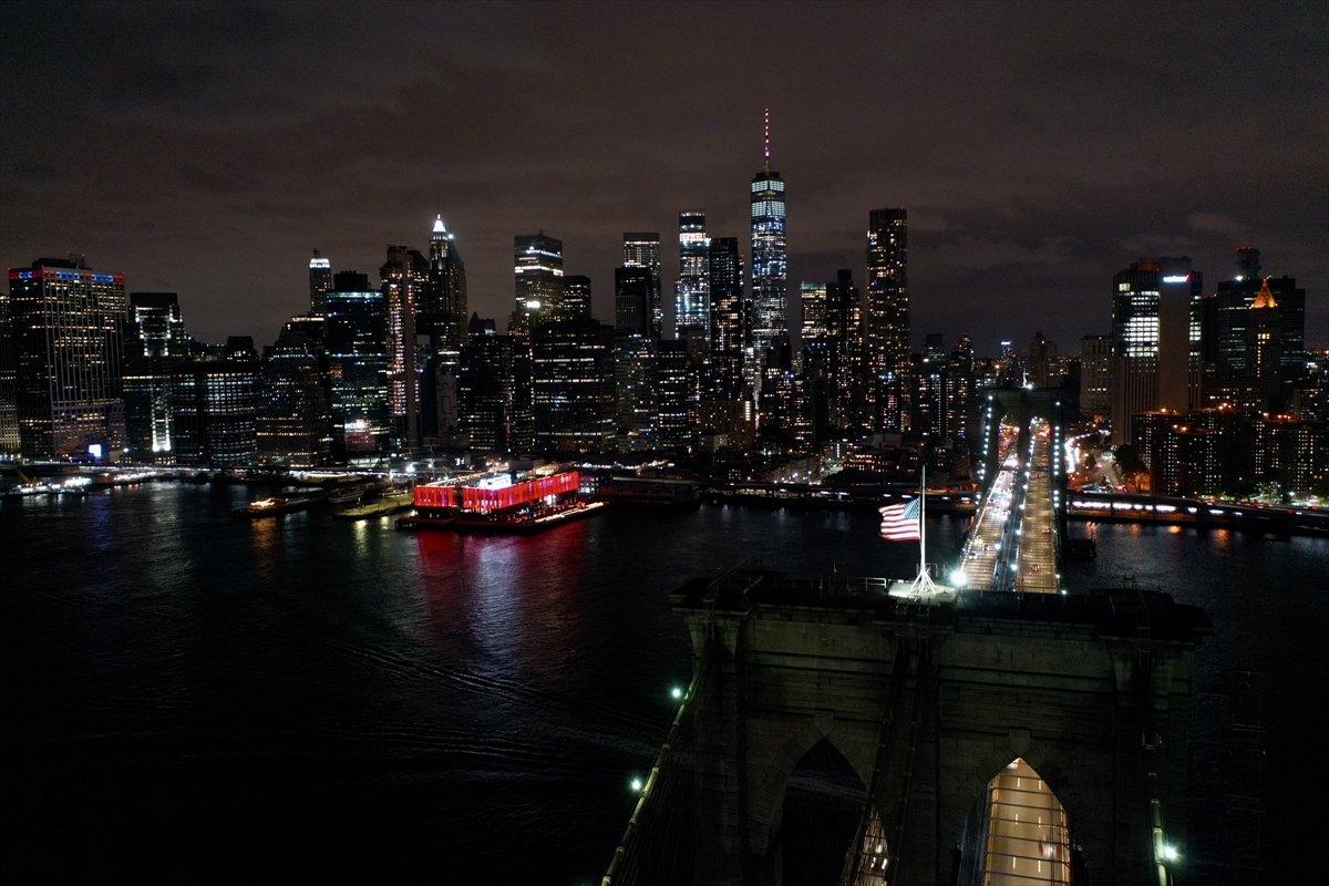 New York'un eşsiz gece manzarası havadan görüntülendi