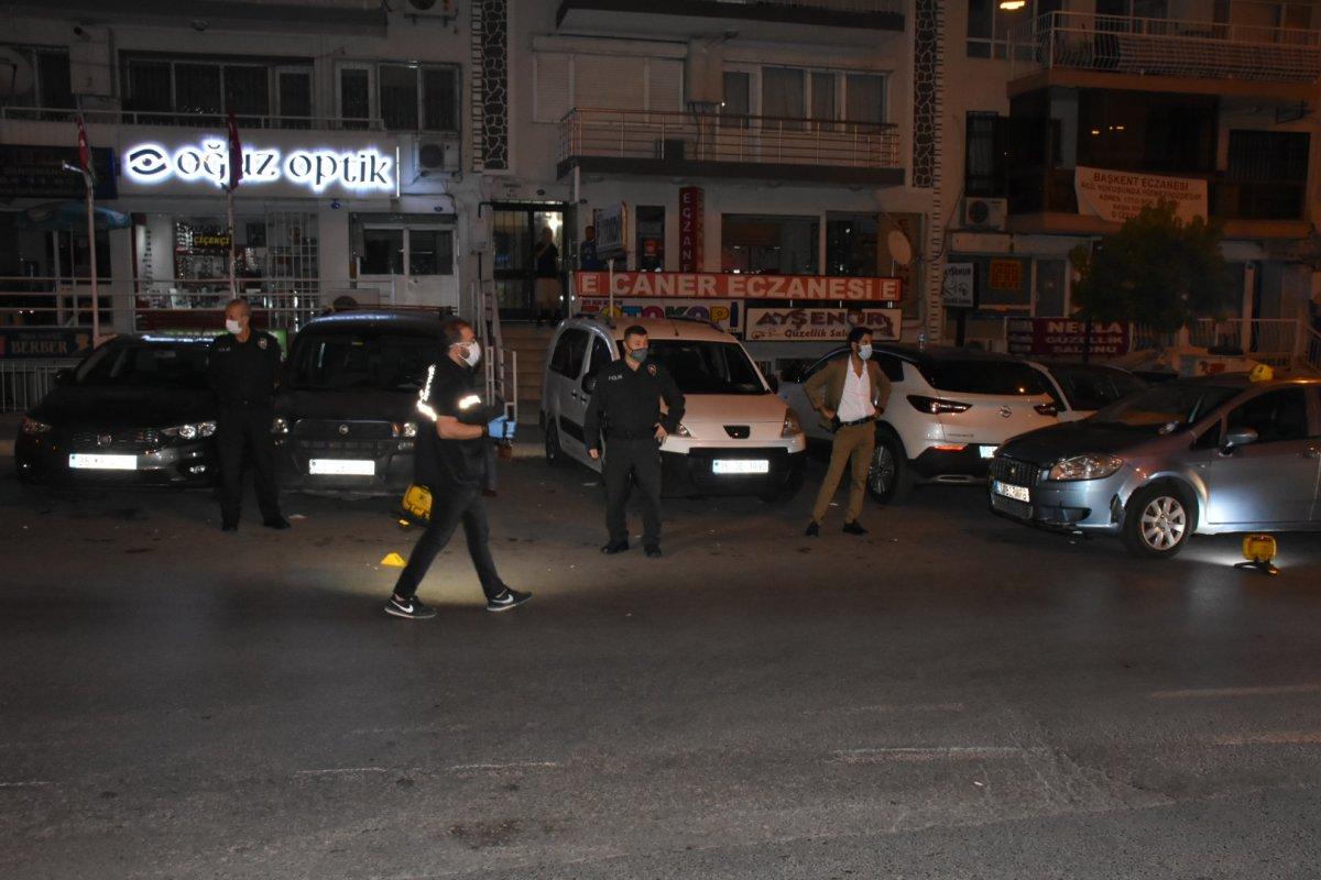 İzmir'de telefon alışverişinde kan döküldü: 3 yaralı