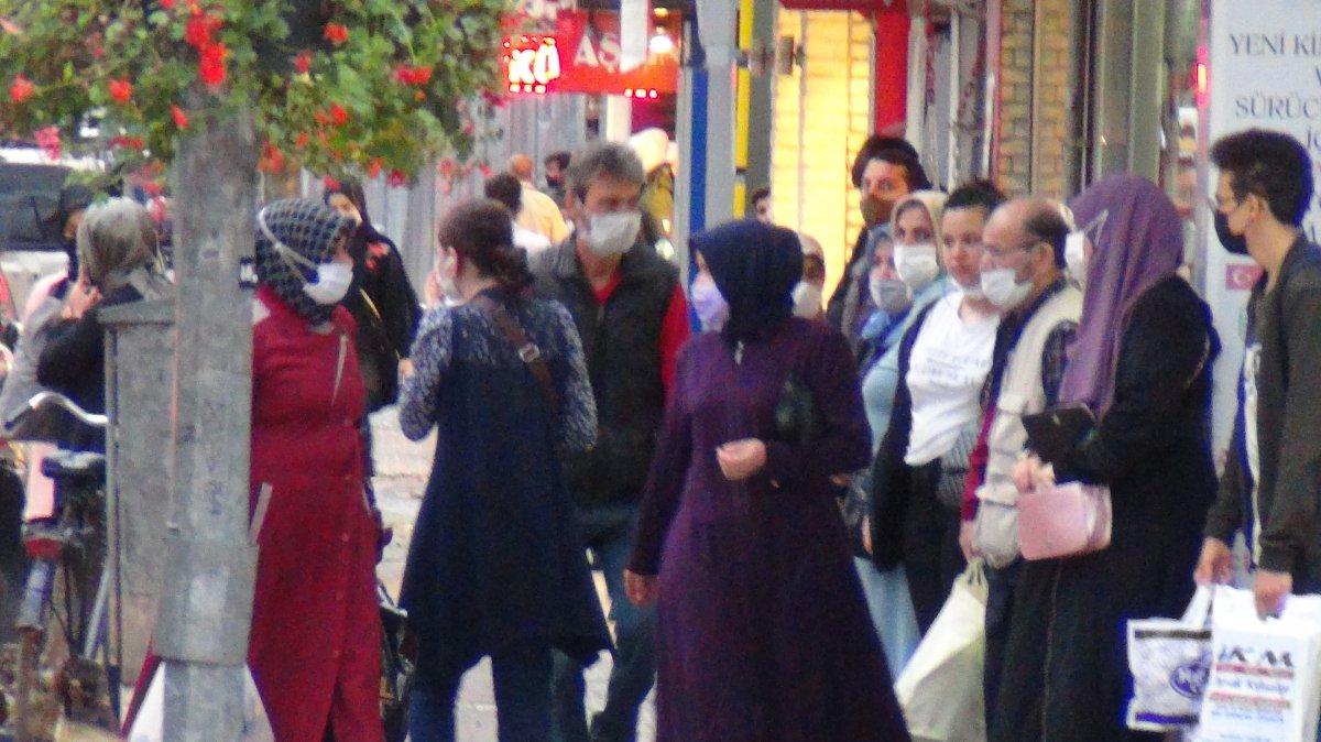 Bursa'da şiddetli lodos hayatı felç etti