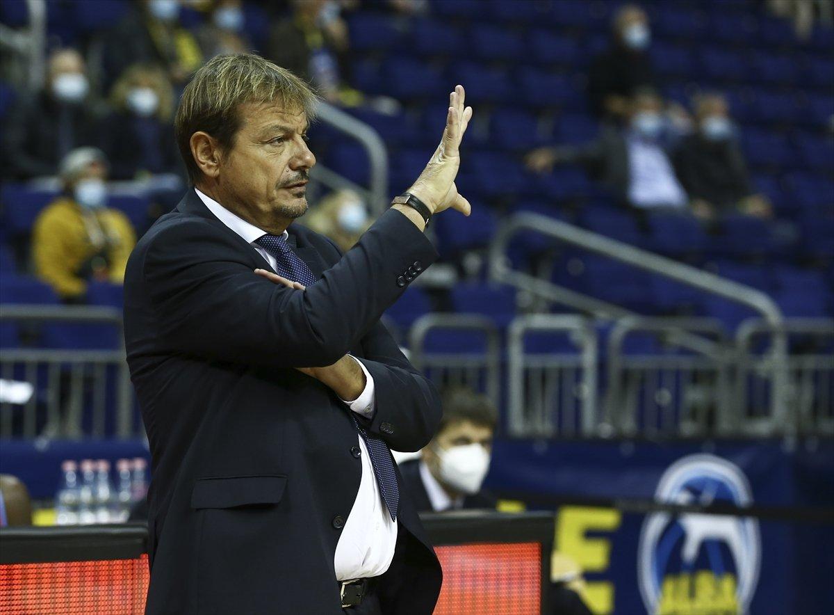 Anadolu Efes Avrupa Ligi'nde ilk galibiyetini aldı