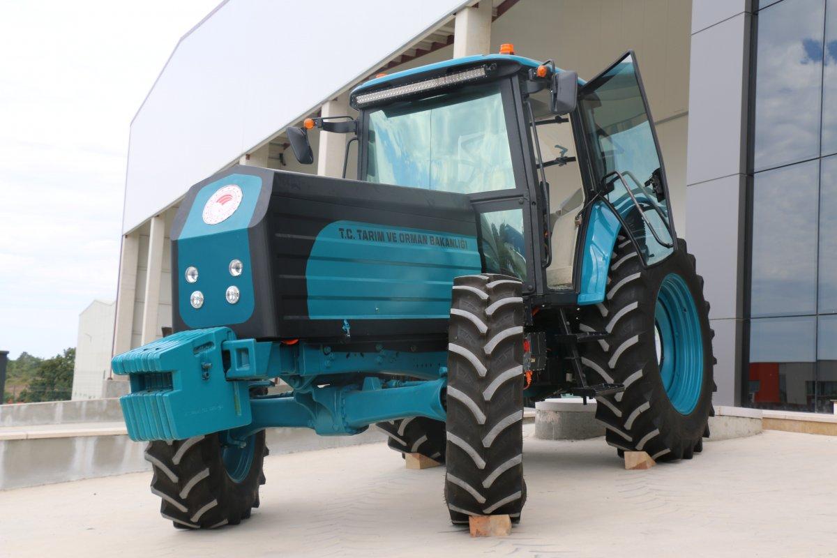 Bekir Pakdemirli: Türkiye’nin ilk elektrikli traktörü seri üretime hazır