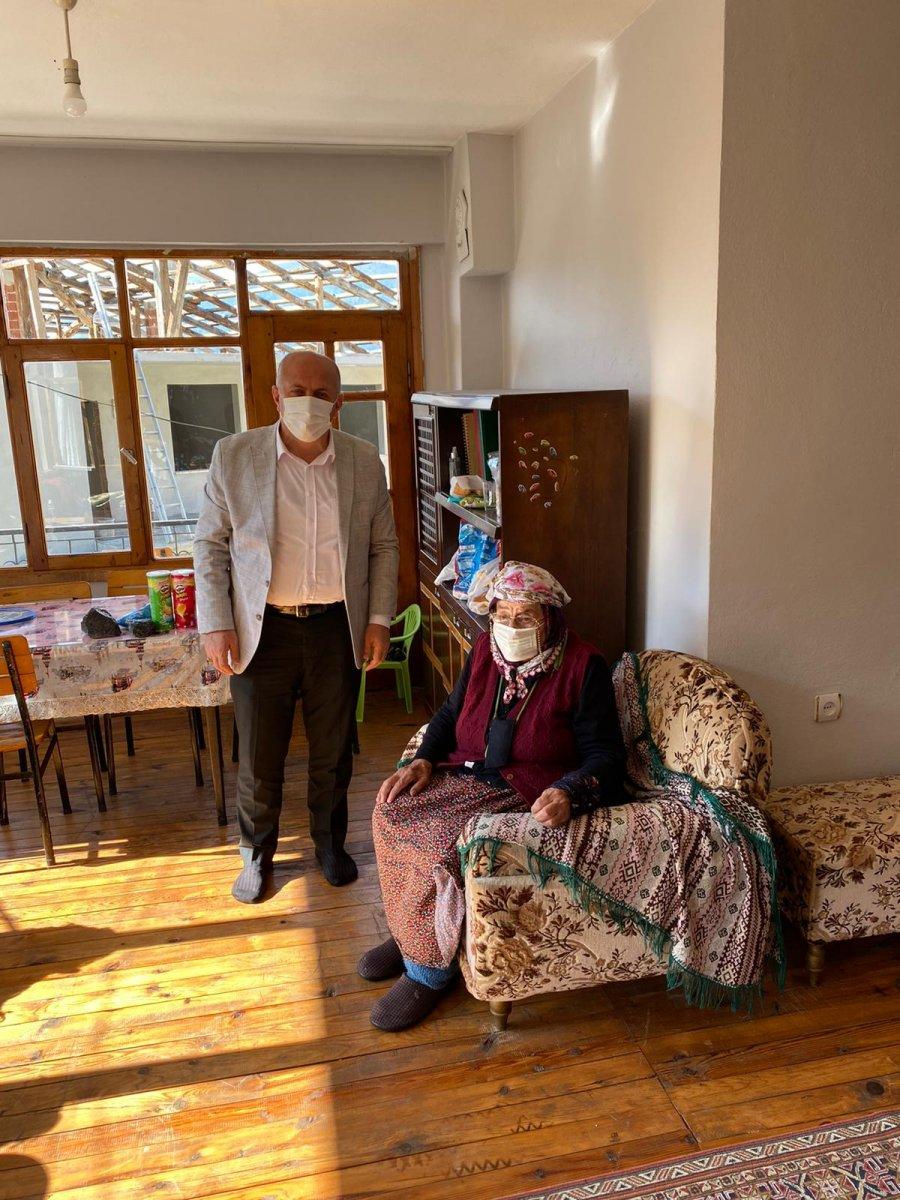 Çayeli Belediye Başkanı İsmail Hakkı Çiftçi, Havva Nine’yi ziyaret etti