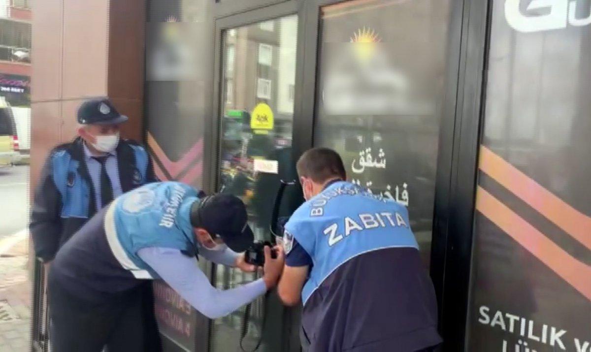 Esenyurt'ta bulunan ruhsatsız taksi durakları mühürlendi