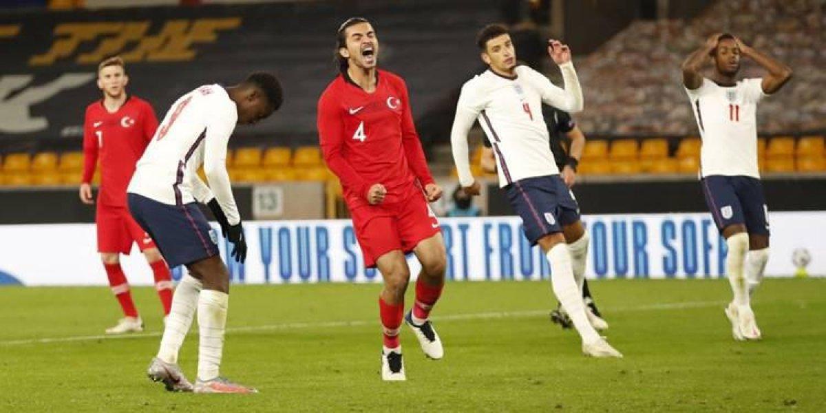 Hüseyin Türkmen acısına rağmen maça çıktı