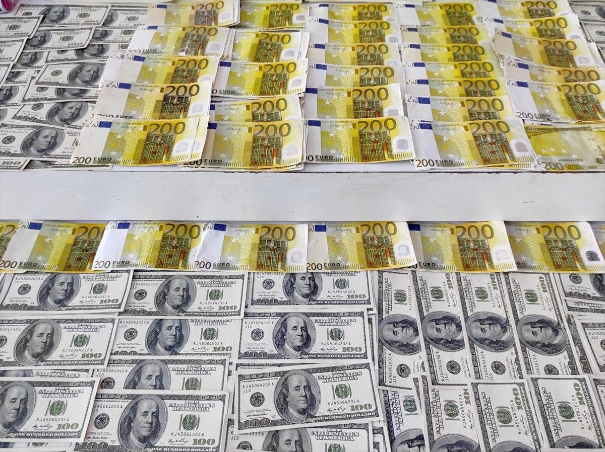 İstanbul'da sahte döviz operasyonunda 2 Suriyeli şüpheli yakalandı