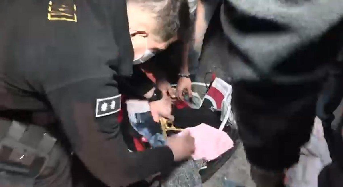 Adana’dan Ankara’ya silah satmaya gelen suç örgütü yakalandı