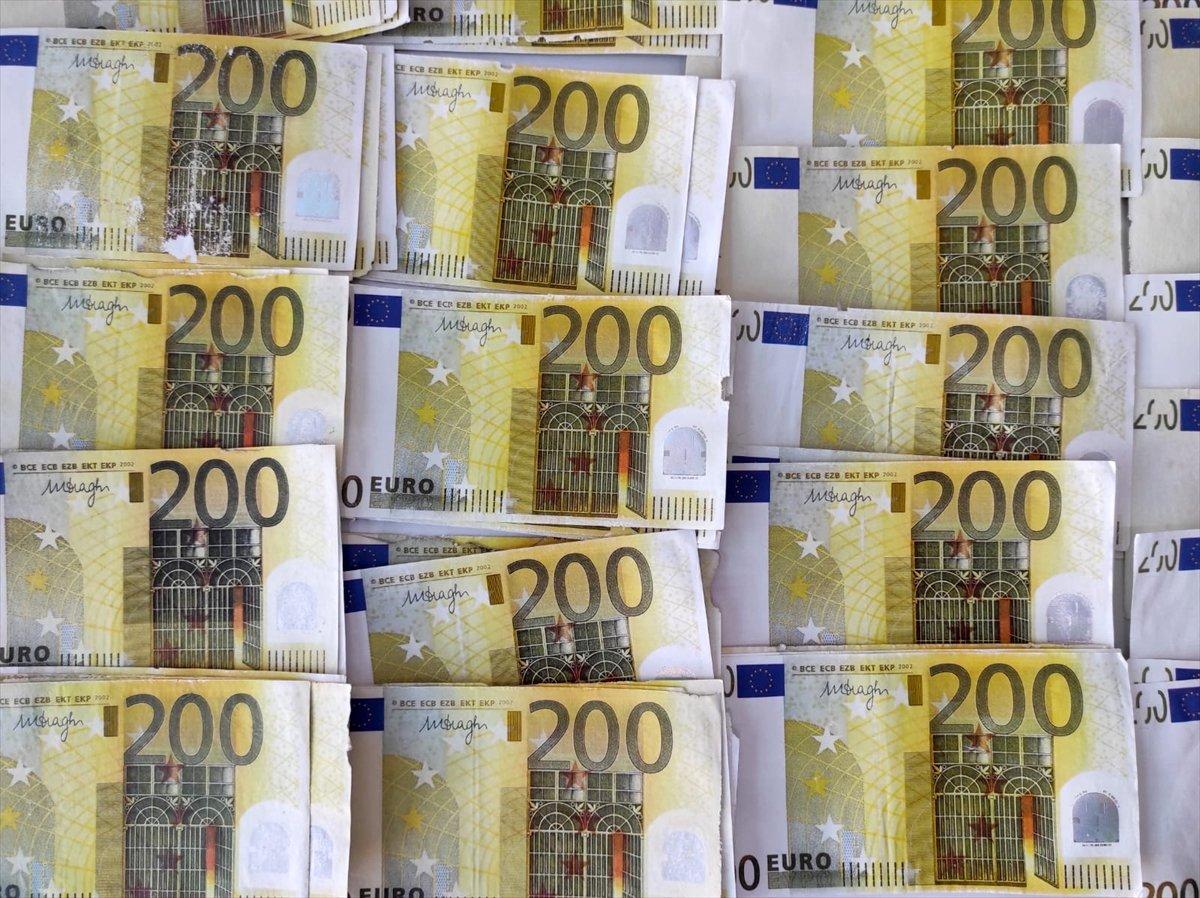 İstanbul'da sahte döviz operasyonunda 2 Suriyeli şüpheli yakalandı