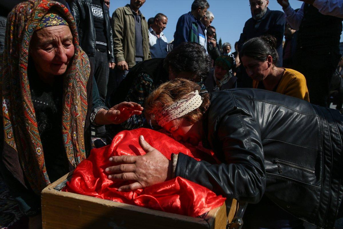 Azerbaycan sivil kayıplarını toprağa verdi