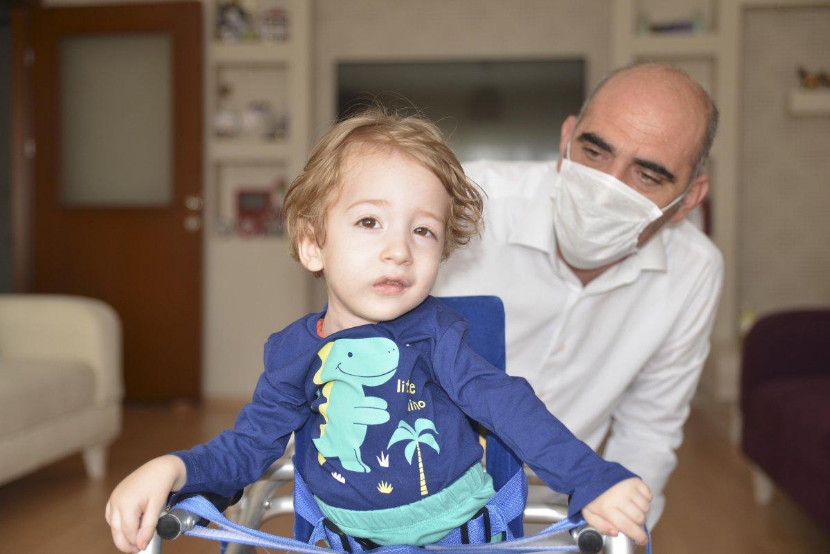 Ankara'da yaşayan SMA hastası İsmail destek bekliyor