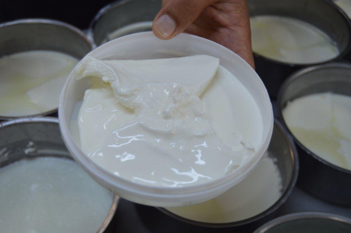 Afyonkarahisar'da Afyon kaymağı yenir