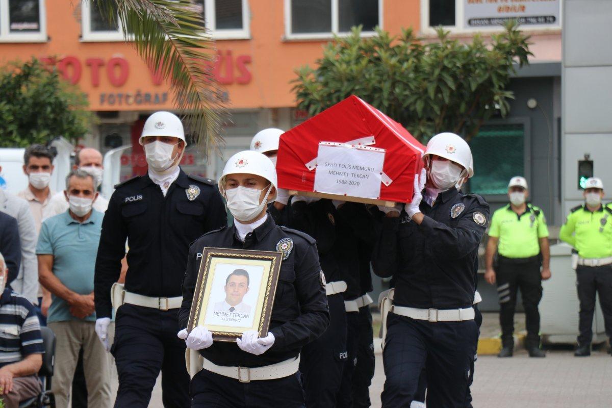 Sakarya'da şehit olan polis memuru memleketine uğurlandı