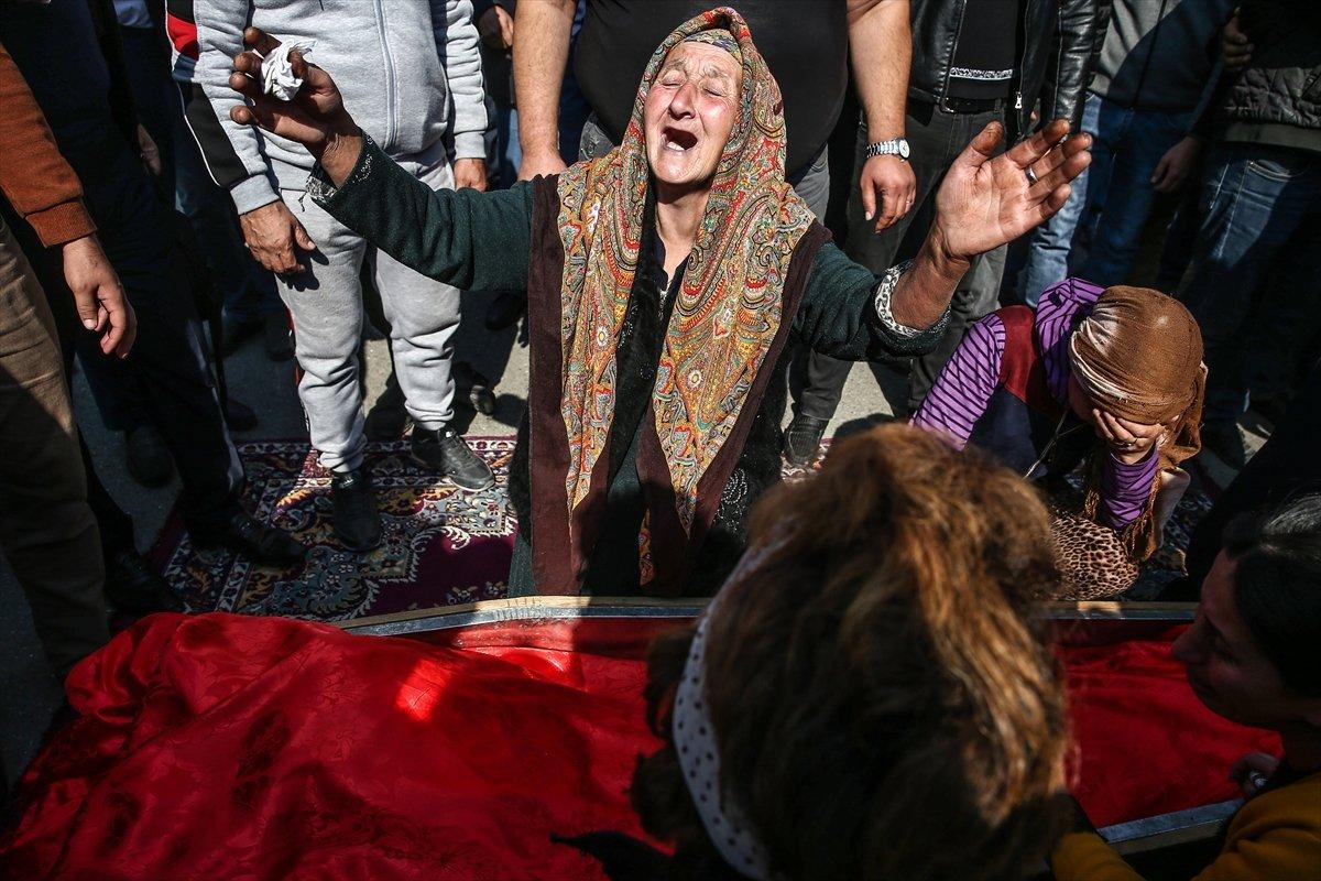 Azerbaycan sivil kayıplarını toprağa verdi