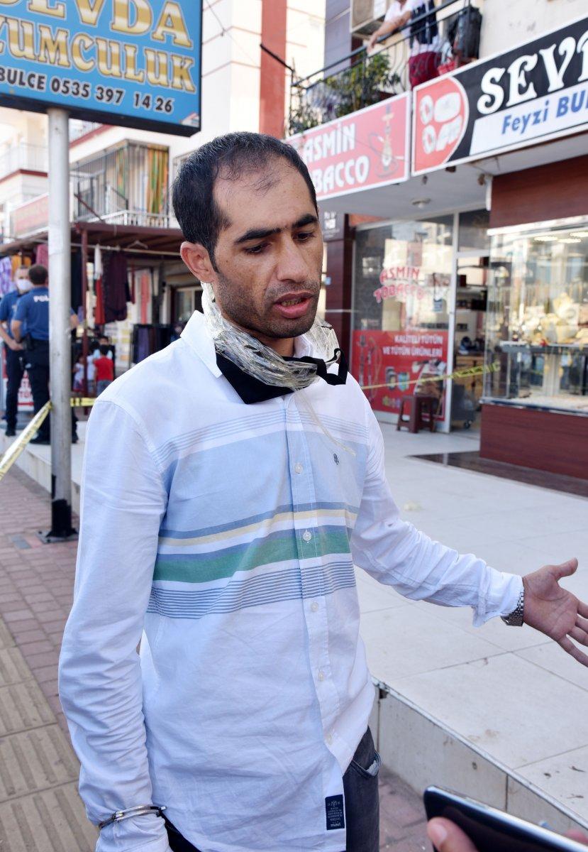 Antalya'da polis üniformalı soyguncu 1 kilo altın çaldı