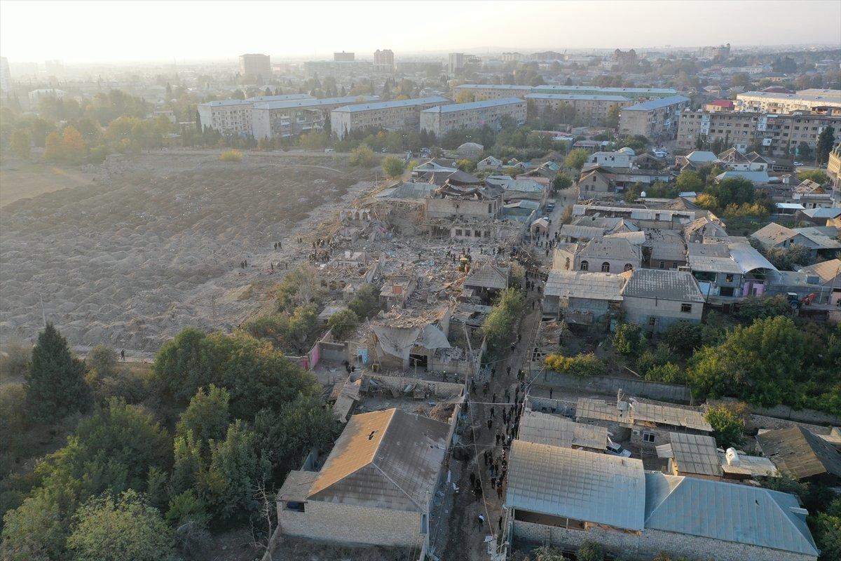 Gence'de füze saldırısının ardından ortaya çıkan görüntüler