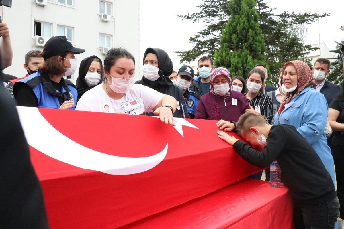 Sakarya'da şehit olan polis memuru memleketine uğurlandı