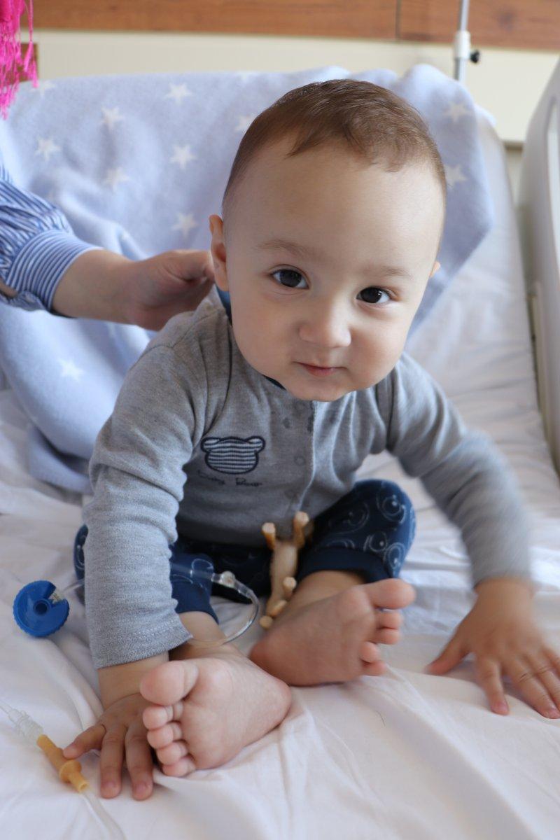 Samsun'da 1 yaşındaki bebeğin safra kesesinden 5 taş çıkarıldı