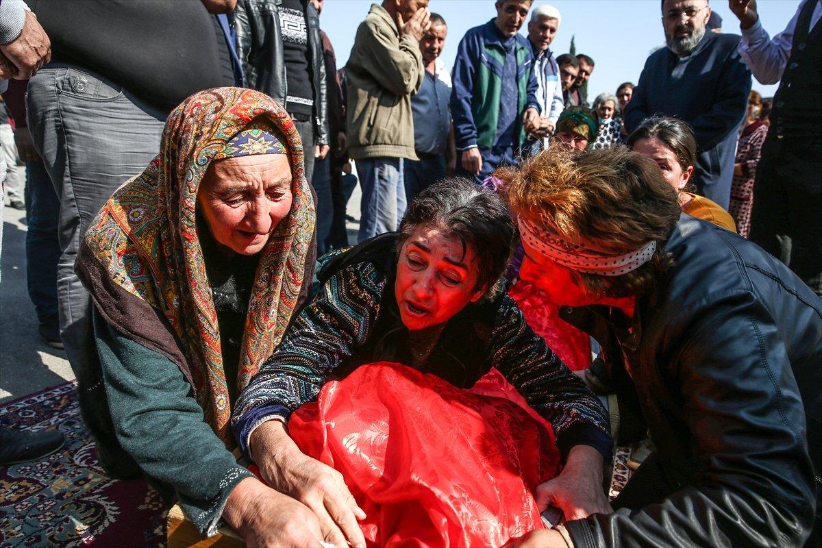 Azerbaycan sivil kayıplarını toprağa verdi