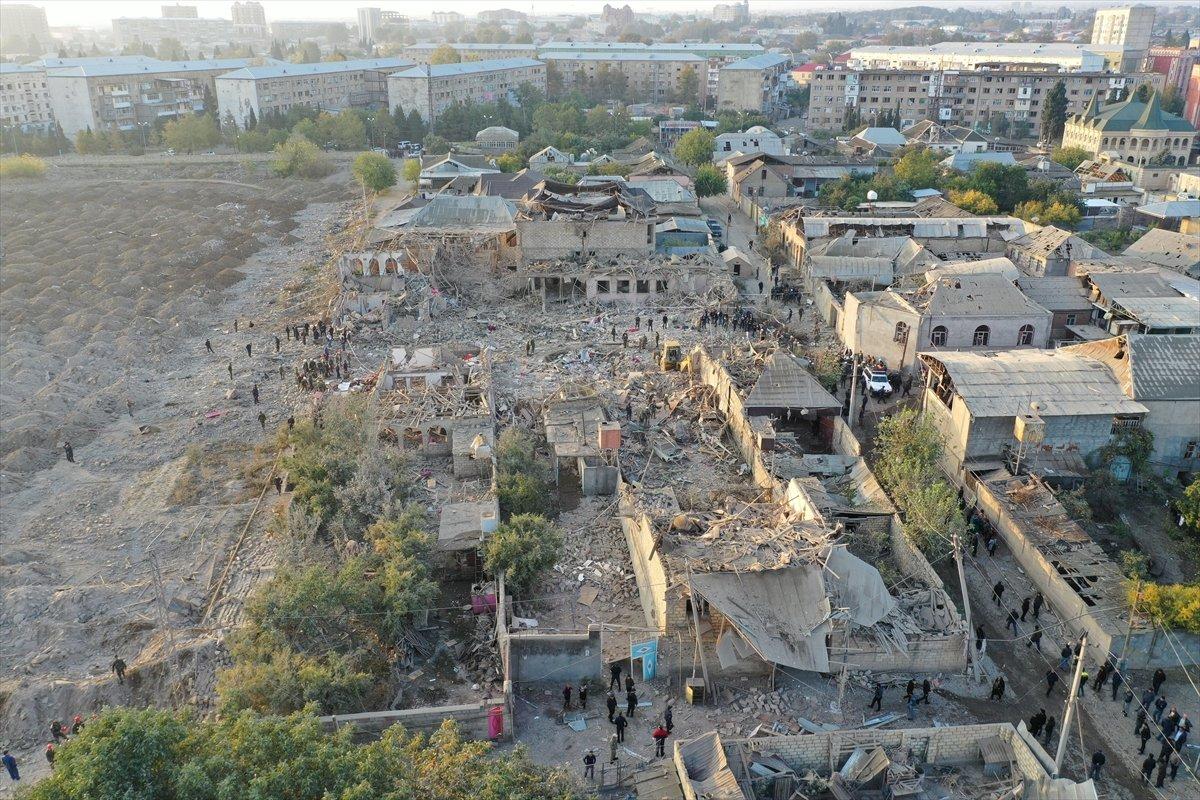 Gence'de füze saldırısının ardından ortaya çıkan görüntüler