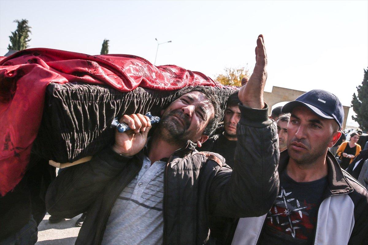 Azerbaycan sivil kayıplarını toprağa verdi