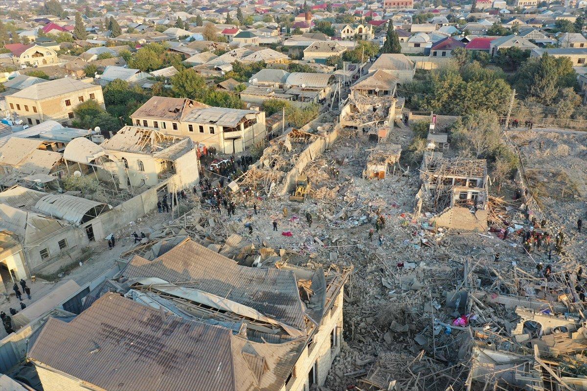 Gence'de füze saldırısının ardından ortaya çıkan görüntüler