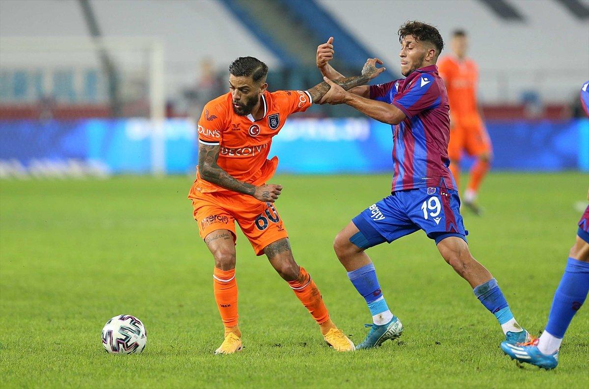 Başakşehir, Trabzonspor'u 2 golle geçti