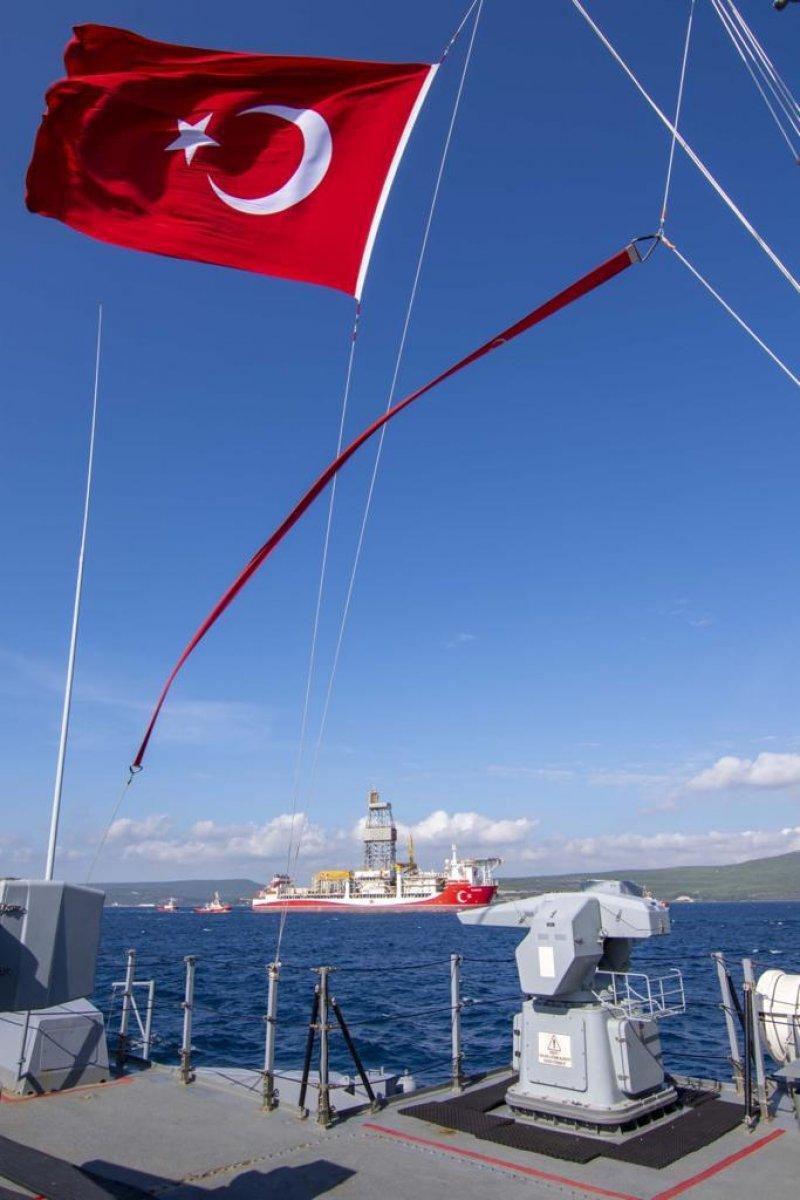 MSB: Kanuni'ye Deniz Kuvvetlerimize ait gemiler eşlik ediyor