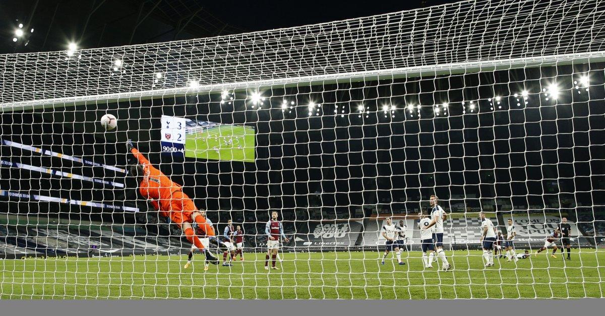 West Ham'dan Tottenham karşısında mucizevi geri dönüş