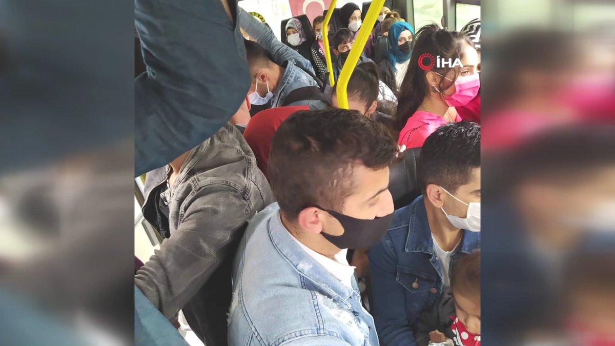 Aranvutköy'de tıka basa minibüs yolculuğu kamerada